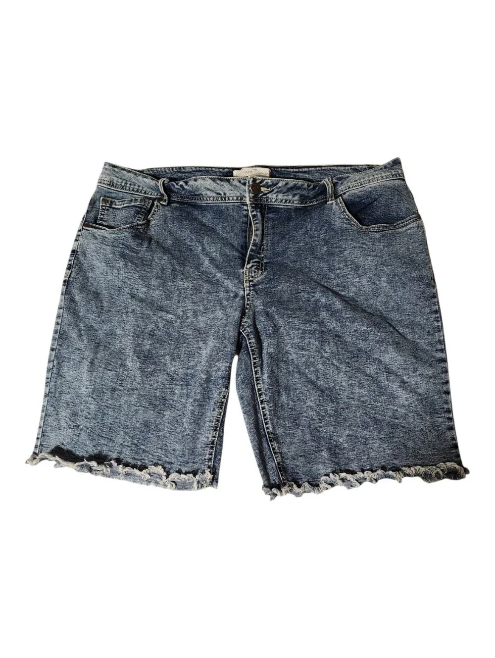 Cato Womens Sz 18W Curvy Denim Jean Shorts Raw Hem  Acid Wash Long Jorts Bermuda
